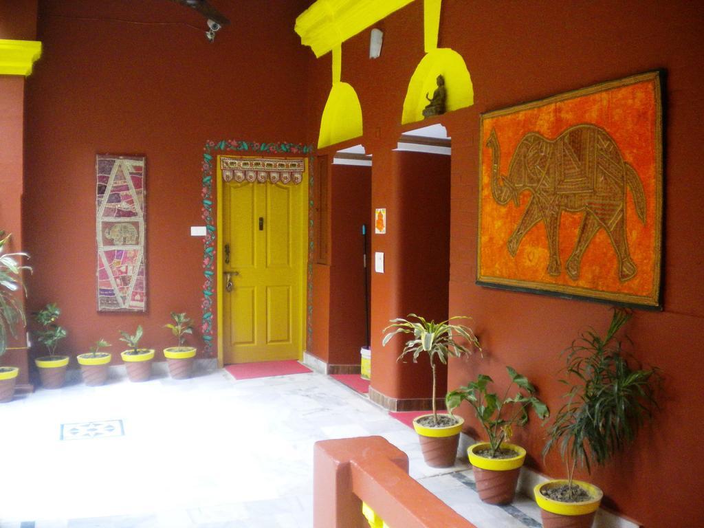 Ganpati Guest House Varanasi Ngoại thất bức ảnh