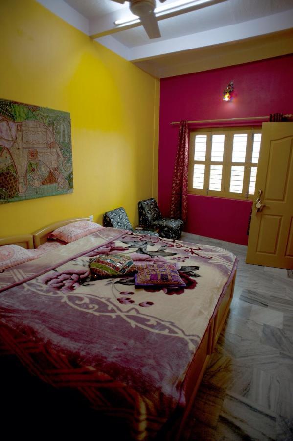 Ganpati Guest House Varanasi Ngoại thất bức ảnh